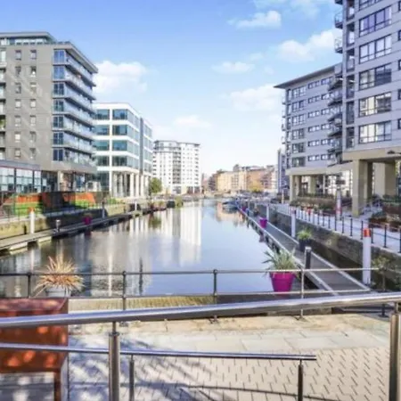 Deluxe River Canal View & Free Secure Parking! Leeds (West Yorkshire)