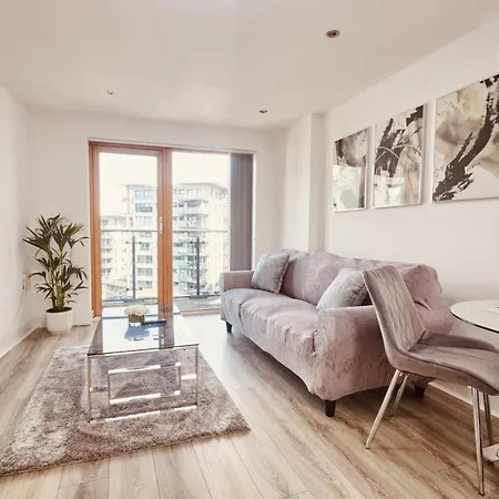Apartment Deluxe River Canal View & Free Secure Parking! *