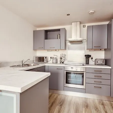 Apartment Deluxe River Canal View & Free Secure Parking! *