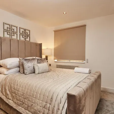 Deluxe River Canal View & Free Secure Parking!