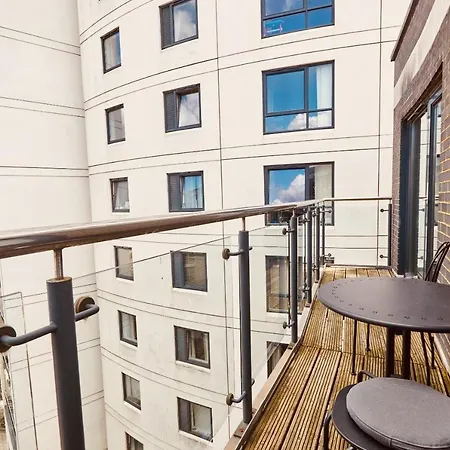 Deluxe River Canal View & Free Secure Parking! Apartment *