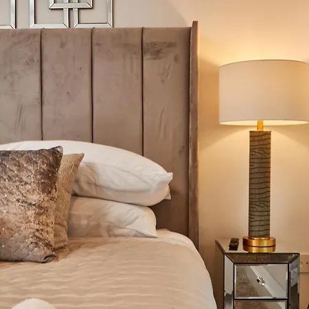 Apartment Deluxe River Canal View & Free Secure Parking! Leeds (West Yorkshire)