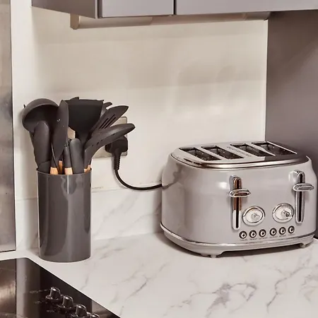 Deluxe River Canal View & Free Secure Parking!