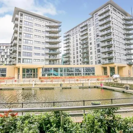 Deluxe River Canal View & Free Secure Parking! Leeds (West Yorkshire)