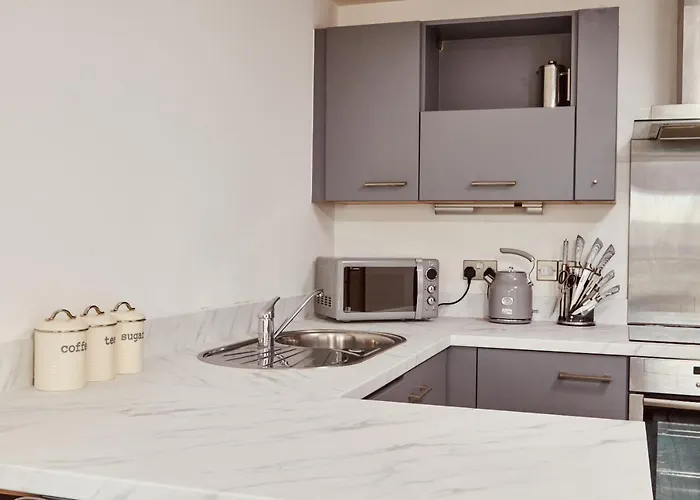 Deluxe Apt & The Best River Canal View In Leeds Leeds (West Yorkshire)