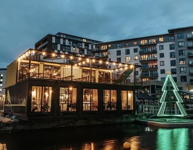 Апартаменты Deluxe Apt & The Best River Canal View In Leeds *