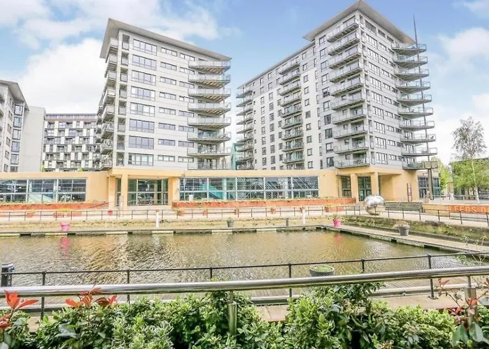 Deluxe Apt & The Best River Canal View In Leeds Leeds (West Yorkshire)