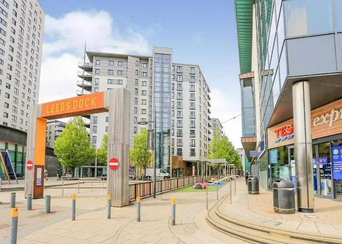 Апартаменты Deluxe Apt & The Best River Canal View In Leeds *